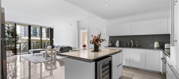 2 chambres propriété commerciale à louer à Miami, Miami-Dade, Florida, USA № 614893 2