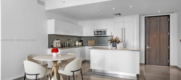 2 chambres propriété commerciale à louer à Miami, Miami-Dade, Florida, USA № 614893 6