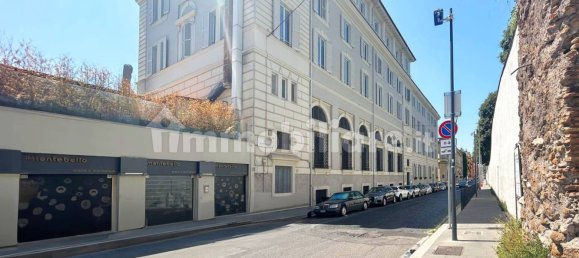 1 room Commercial property in Rome, Italy No. 89480 4