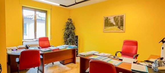 Офис с 4 комнатами в Варесе, Италия № 138165 13