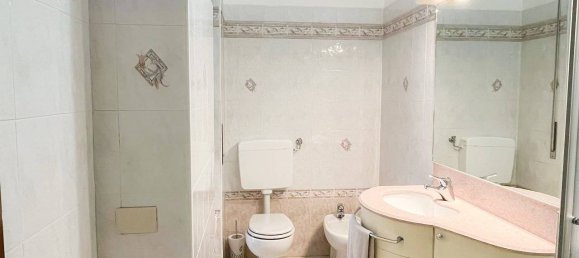 Офис с 4 комнатами в Варесе, Италия № 138165 20