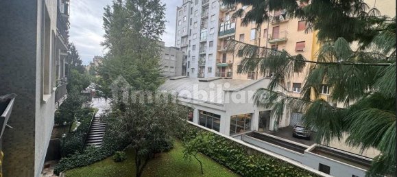 2 bedrooms Apartment in Milan, Italy No. 362153 18
