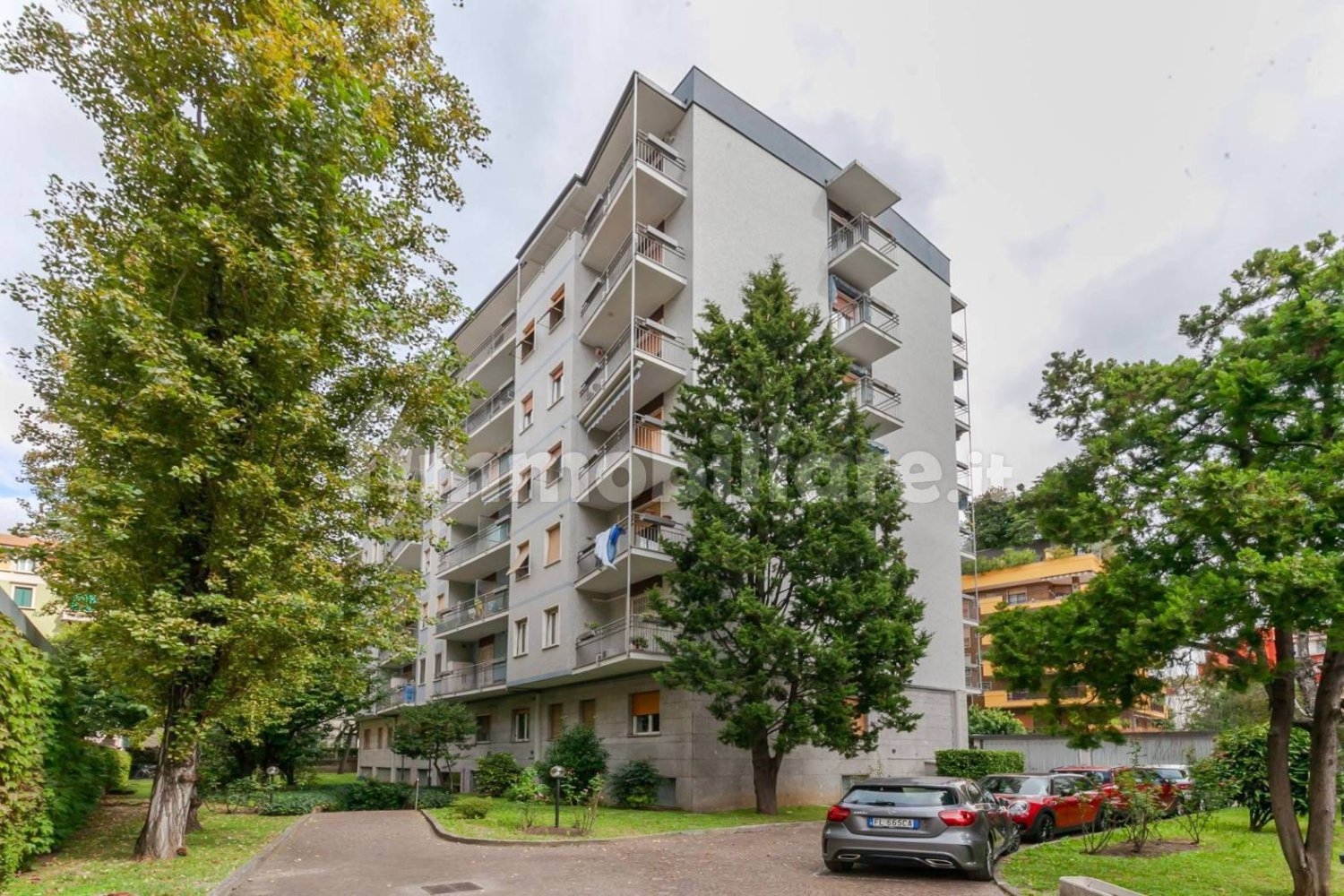 2 bedrooms Apartment in Milan, Italy No. 362153