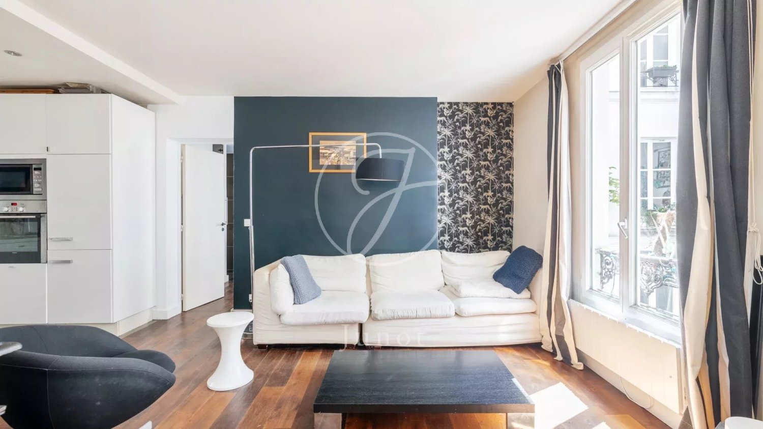 2 bedrooms Apartment in Paris, France No. 172831