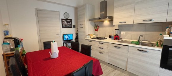 5 rooms Apartment in Arezzo, Italy No. 269448 7