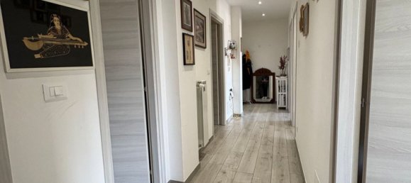 5 rooms Apartment in Arezzo, Italy No. 269448 9