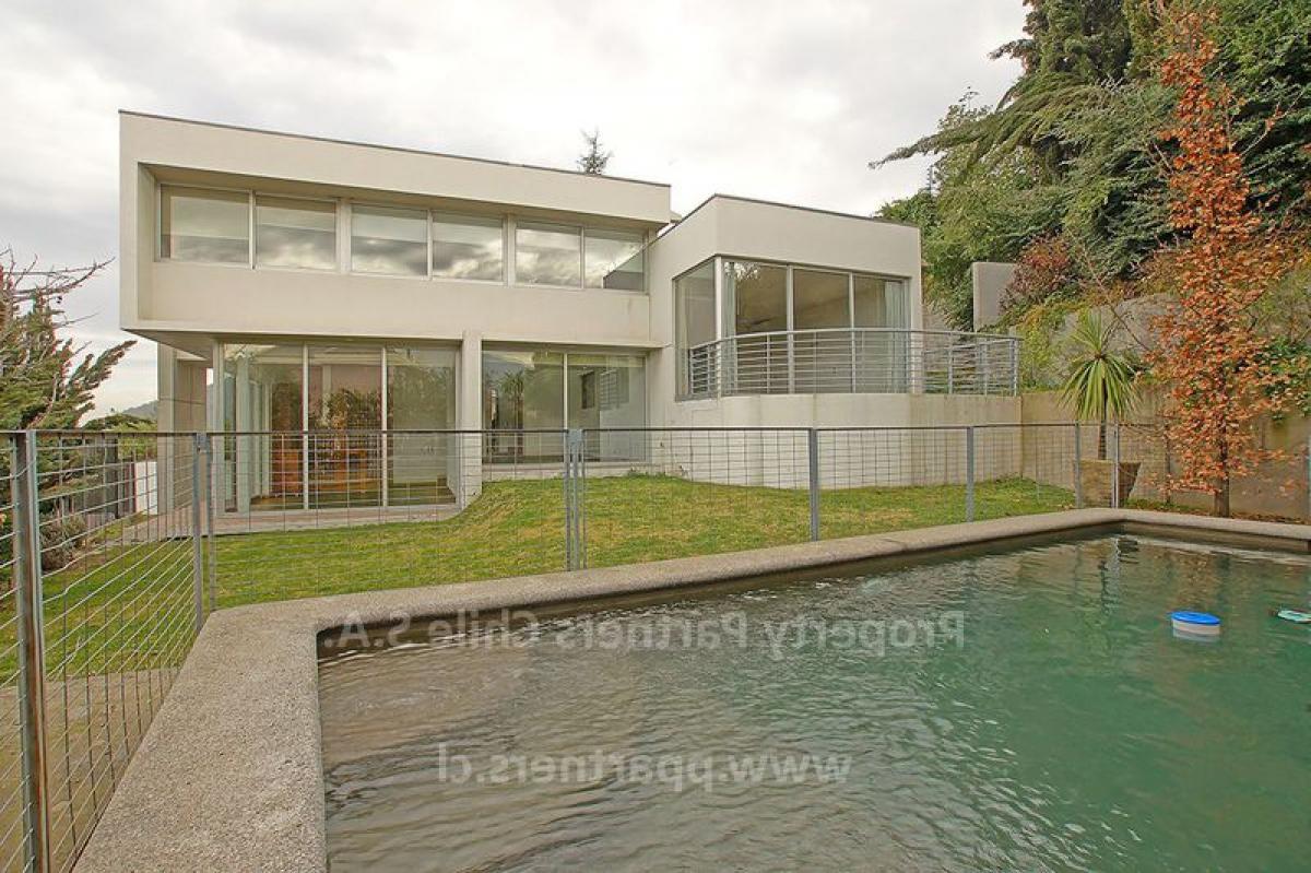 4 bedrooms House in Santiago, Chile No. 3890