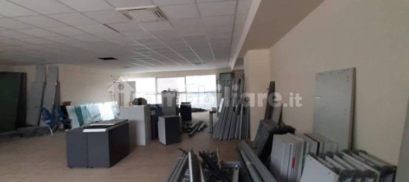 Офис с 1 комнатой в Сареццо, Италия № 7286 12