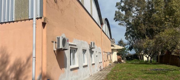 Склад с 8 комнатами в Латина, Италия № 68525 2