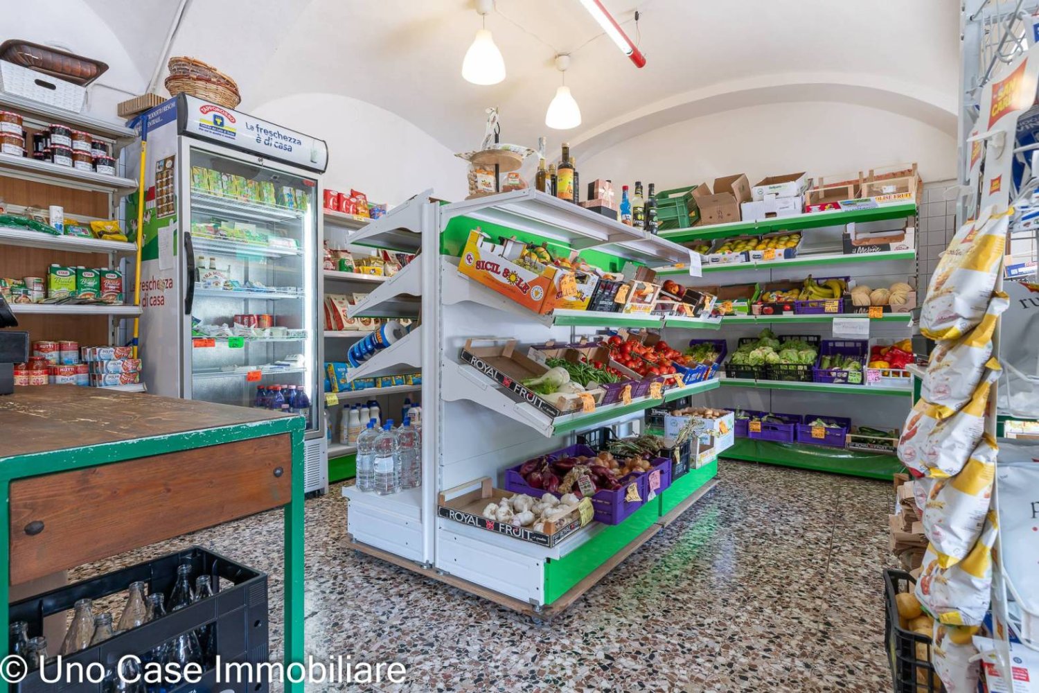 1 room Commercial property in Ivrea, Italy No. 297541