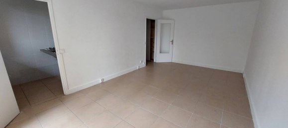 Studio in Chantilly, France No. 158685 5