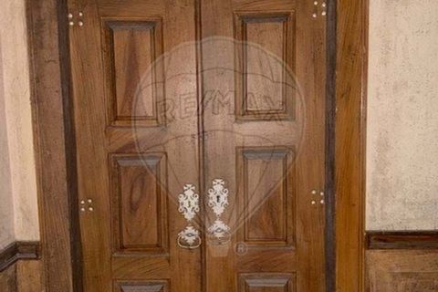 219m² Building in Torres Vedras, Portugal No. 281612