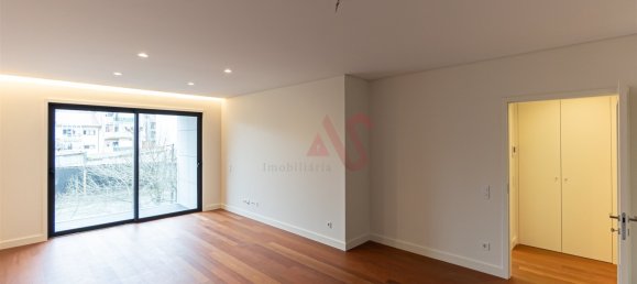 3 bedrooms Apartment in Matosinhos, Portugal No. 160399 4