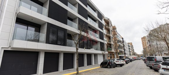 3 bedrooms Apartment in Matosinhos, Portugal No. 160399 2