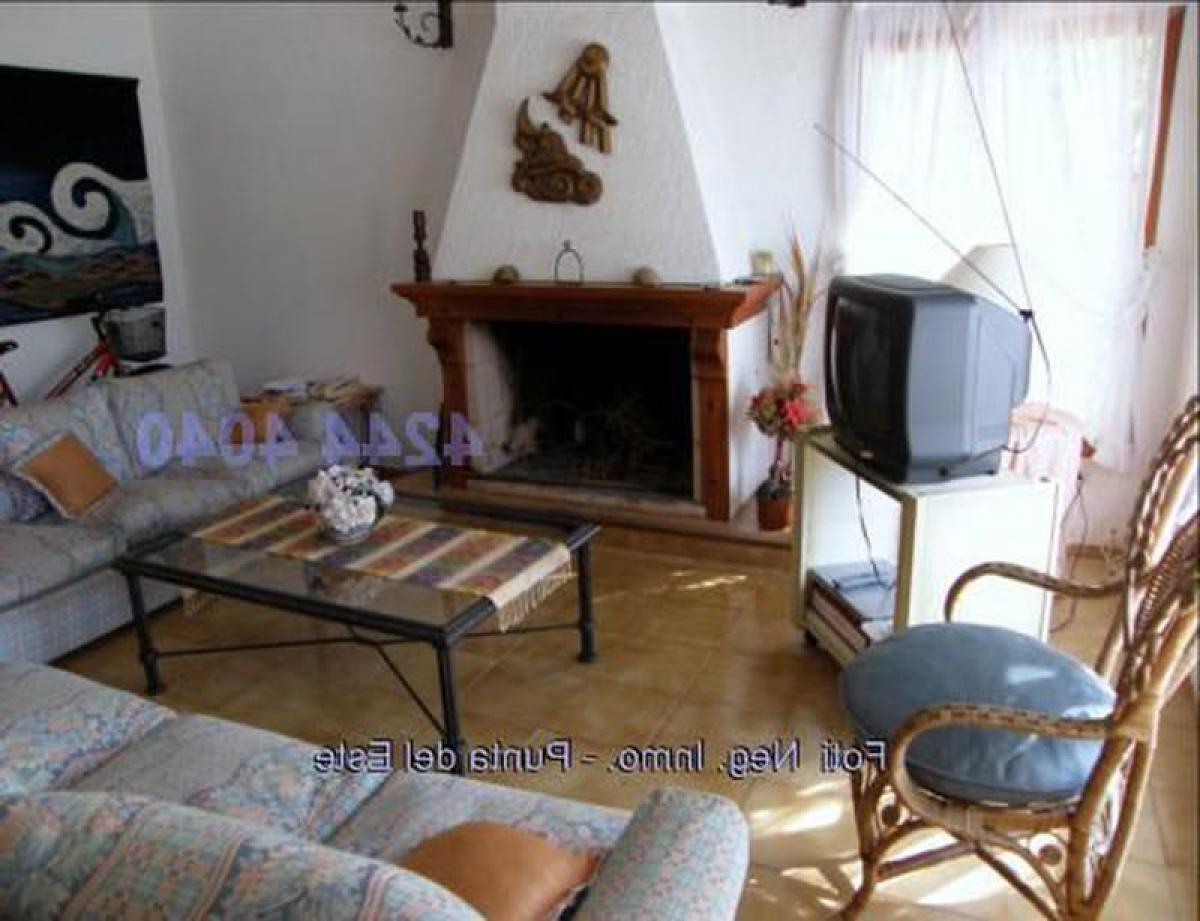 3 bedrooms House in Punta del Este, Uruguay No. 2762