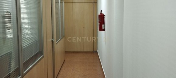 102m² Office in Barcelona, Spain No. 157170 10