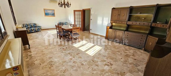 3 Schlafzimmer Villa in Medolla, Italy, Nr. 98816 2