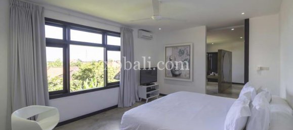 3 bedrooms Villa in Kerobokan, Indonesia No. 4241 7
