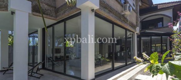 3 bedrooms Villa in Kerobokan, Indonesia No. 4241 11