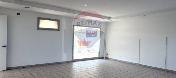 2 rooms Commercial property in Rome, Italy No. 266440 16
