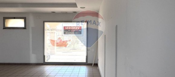 2 rooms Commercial property in Rome, Italy No. 266440 12
