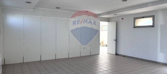 2 rooms Commercial property in Rome, Italy No. 266440 19