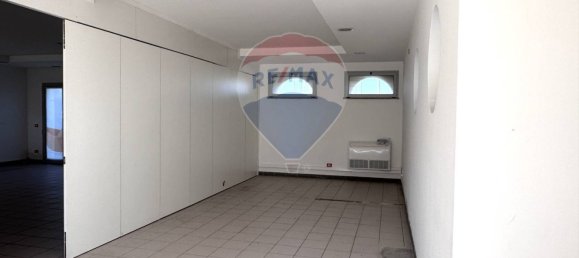 2 rooms Commercial property in Rome, Italy No. 266440 22