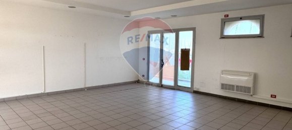2 rooms Commercial property in Rome, Italy No. 266440 17