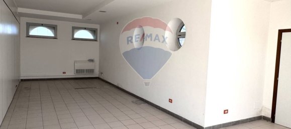 2 rooms Commercial property in Rome, Italy No. 266440 21