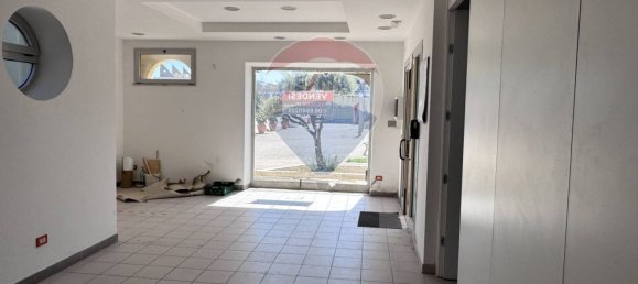 2 rooms Commercial property in Rome, Italy No. 266440 9