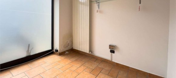 100m² Commercial property in Sesto Calende, Italy No. 336416 9