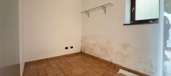 100m² Commercial property in Sesto Calende, Italy No. 336416 8