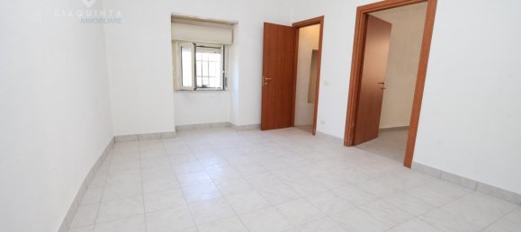 3-salle Maison à Palagonia, Italy No. 230983 5