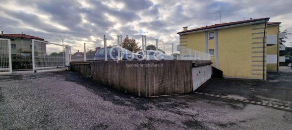 21m² Garage in Udine, Italy No. 176903 2