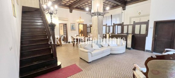 7 rooms Villa in Pietrasanta, Italy No. 40198 2