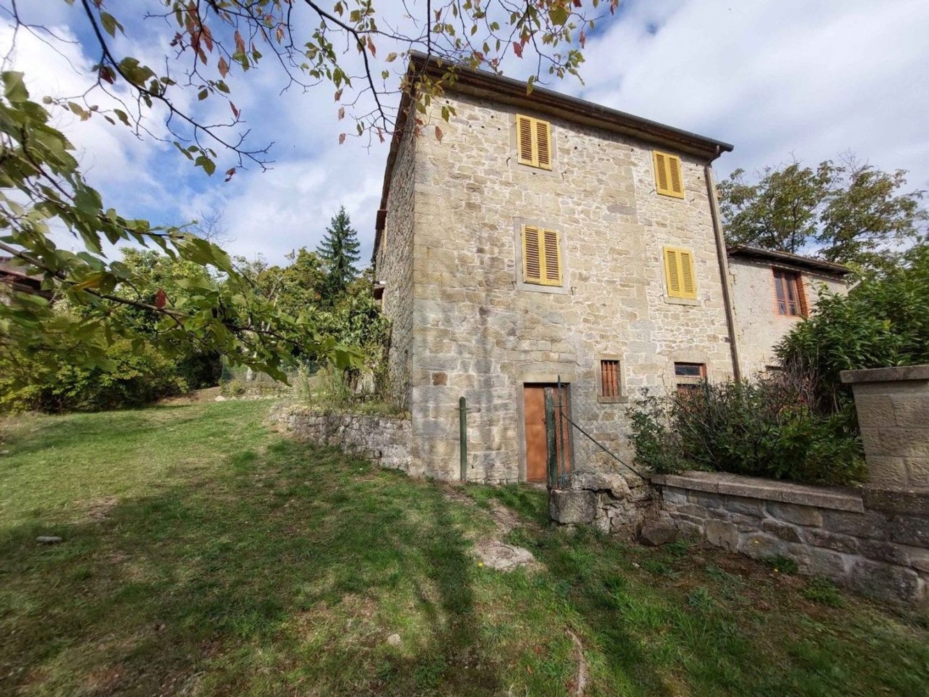 4 rooms House in Poppi, Italy No. 209361