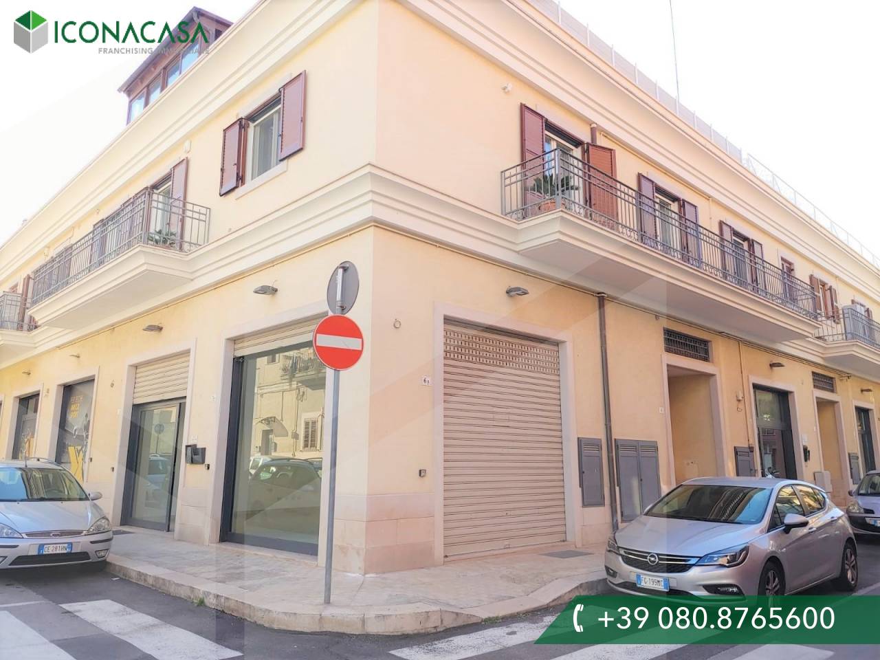 1 room Commercial property in Monopoli, Italy No. 27834