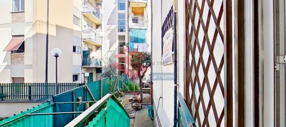 3 rooms Apartment in Rome, Italy No. 201881 10