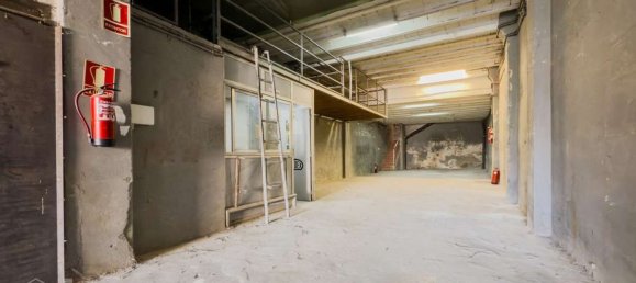 Gewerbliche Immobilie in Horta-Guinardo, Spain 236m², Nr. 174004 6