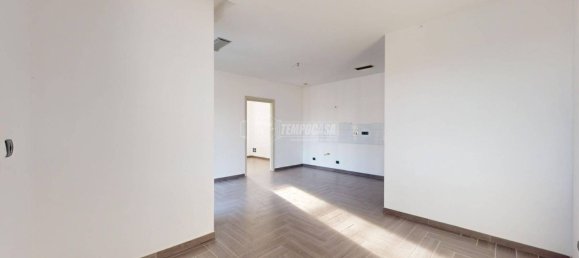 Apartamento de 2 dormitorios en Bra, Italy No. 74056 2
