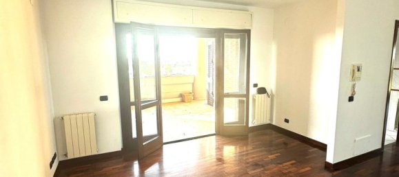 Квартира с 3 спальнями в Фьюмичино, Италия № 321603 6