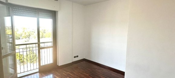 Квартира с 3 спальнями в Фьюмичино, Италия № 321603 7