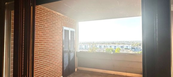 Квартира с 3 спальнями в Фьюмичино, Италия № 321603 3