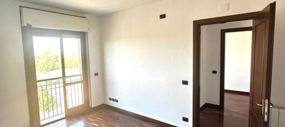 Квартира с 3 спальнями в Фьюмичино, Италия № 321603 18