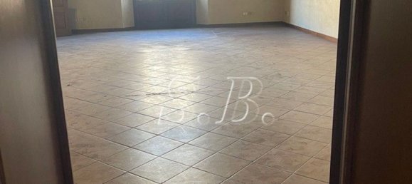 302m² Office in Mantua, Italy No. 364568 21