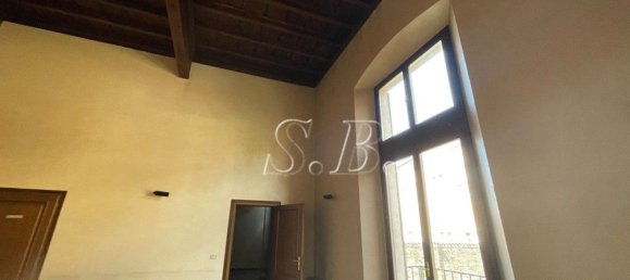 302m² Office in Mantua, Italy No. 364568 9