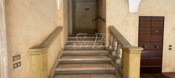 302m² Office in Mantua, Italy No. 364568 5