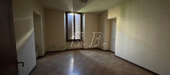 302m² Office in Mantua, Italy No. 364568 10