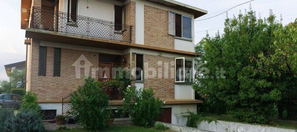3 Schlafzimmer Villa in Castelfranco Veneto, Italy, Nr. 251720 2