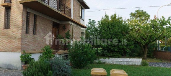 3 Schlafzimmer Villa in Castelfranco Veneto, Italy, Nr. 251720 4